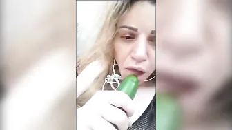 xnxx مصريه شرموطه جايبه خياره وفاشخه كسها بيها نيك