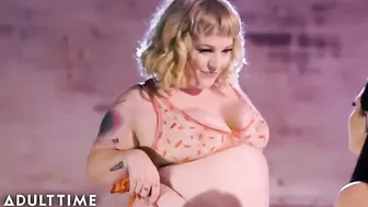 سكس نسوان عمالين يلحسو اكساس بعض وفاشخشن بعض نيك بايدهم