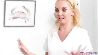 نيك سحاق بنتين راحو يعملو مساج وفجاة بدات حفلة سحاق - xlxx