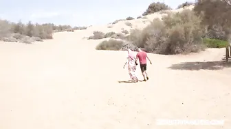 لبوه محجبة مع حبيبها في الصحرا فاشخها نيك بكل الاوضاع xlxx