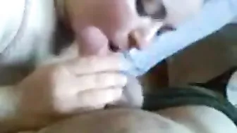 ميلف مصريه مع عشيقها ببزاز مربربه تفتح كسها علشان ينيكها xlxx